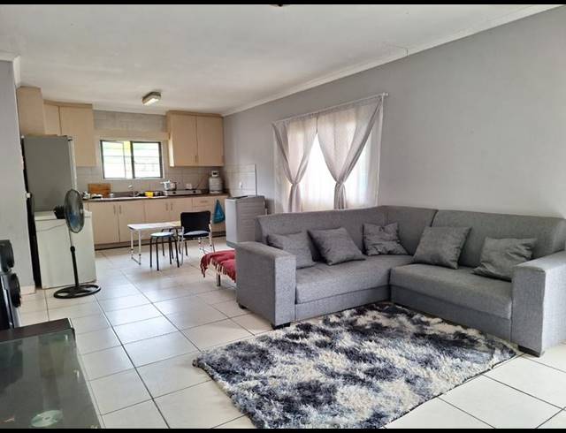 4 BEDROOM HOUSE FOR SALE IN CRAIGIEBURN